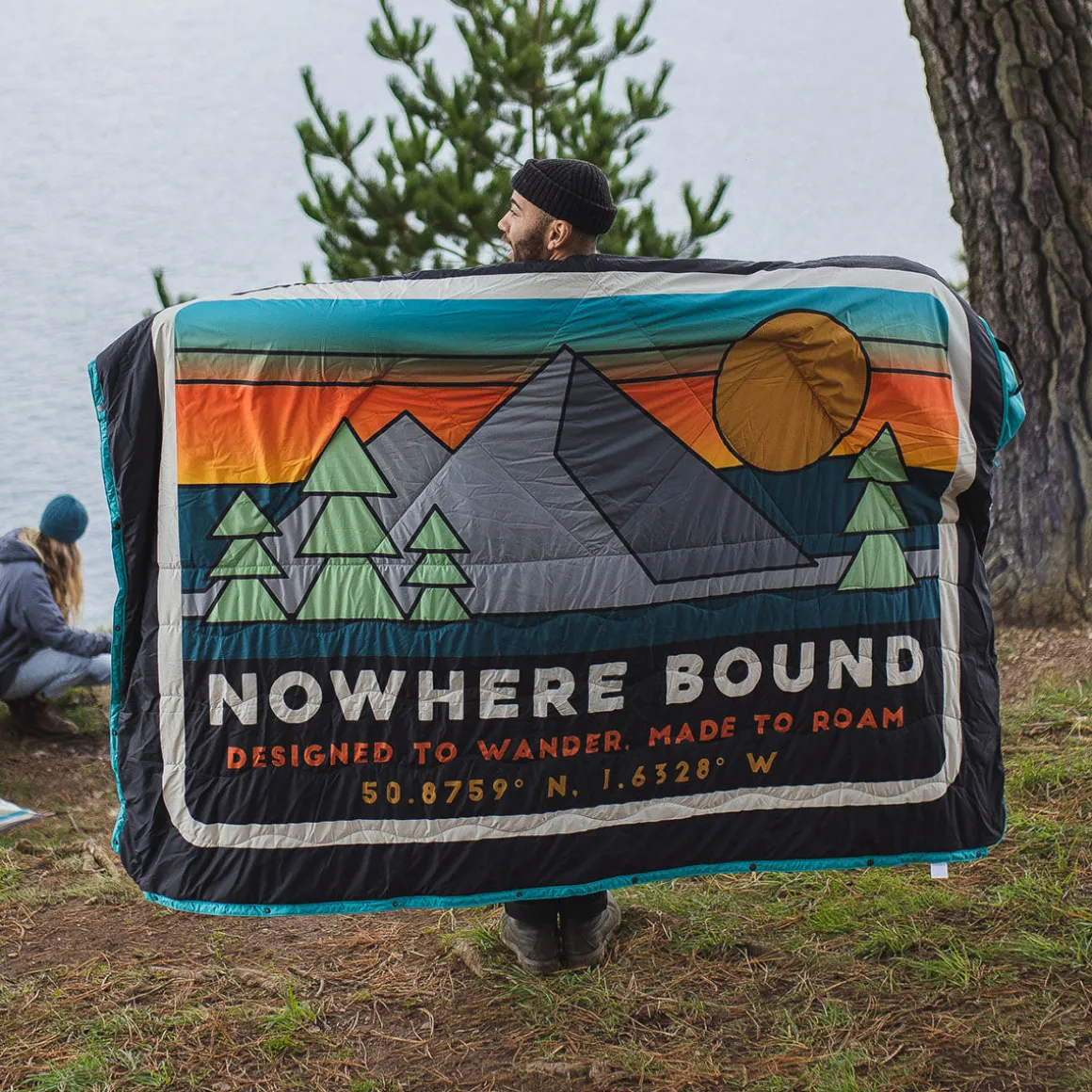 Couverture Sherpa Recyclée Nomadic - Imprimé Noir 'Nowhere Bound'