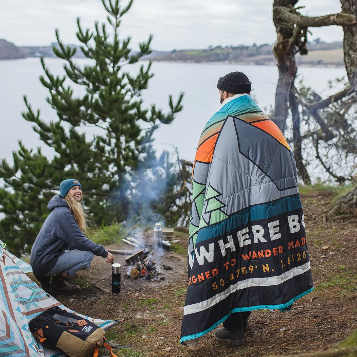 Couverture Sherpa Recyclée Nomadic - Imprimé Noir 'Nowhere Bound'