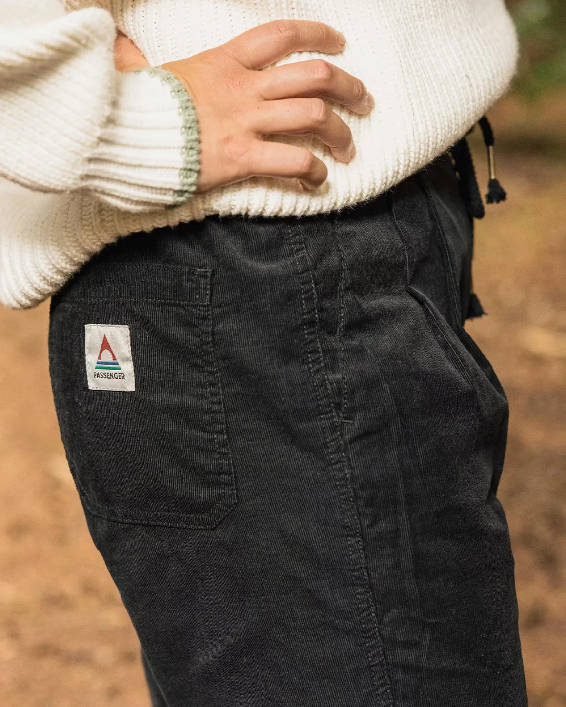 Pantalon en velours côtelé recyclé Compass - Noir