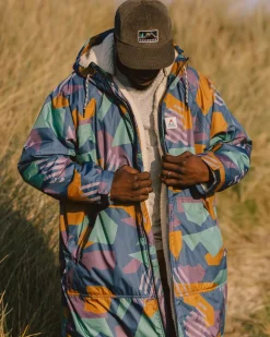 Poncho de surf doublé en sherpa recyclé Waves - Motif camouflage bleu profond