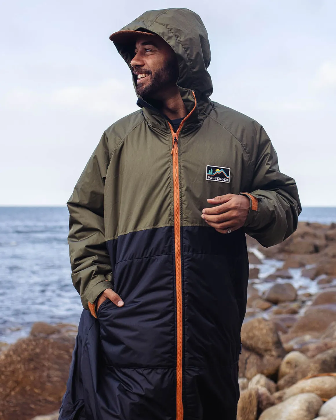 Poncho de surf doublé en sherpa recyclé - Noir/ Kaki