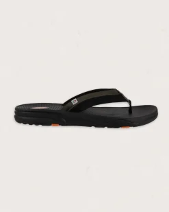 Tongs Downriver - Kaki