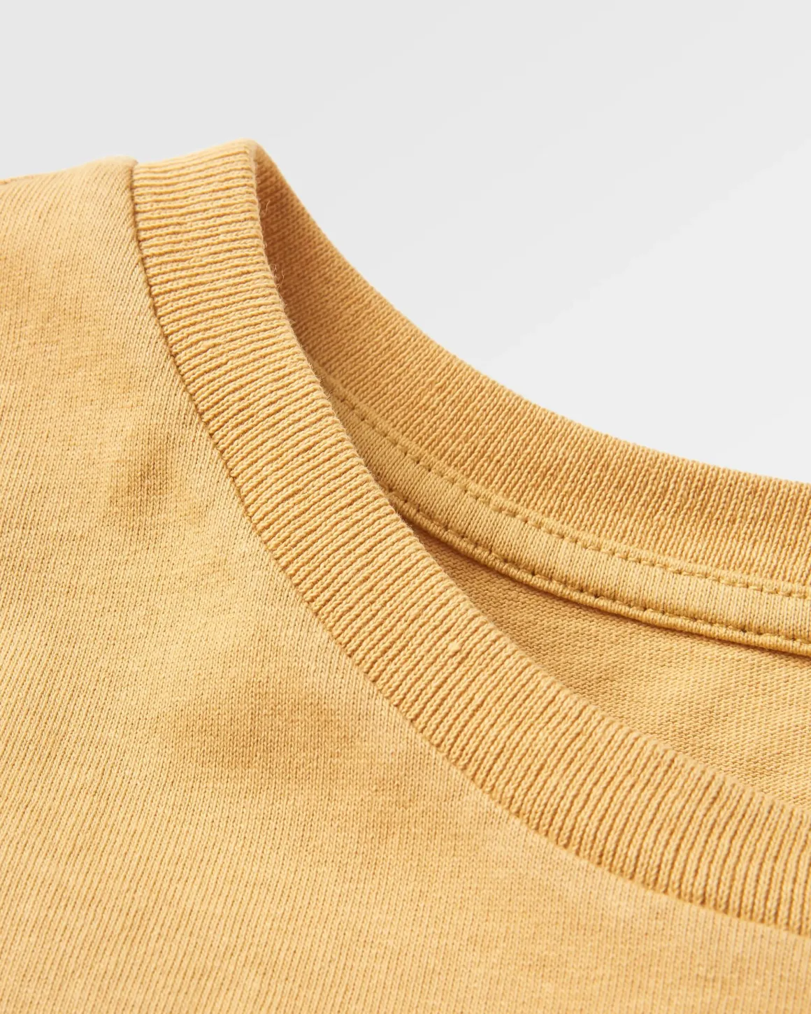 T-shirt en coton recyclé Escapism - Or Moutarde