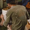 T-shirt manches longues recyclé Escapism - Olive poussiéreux